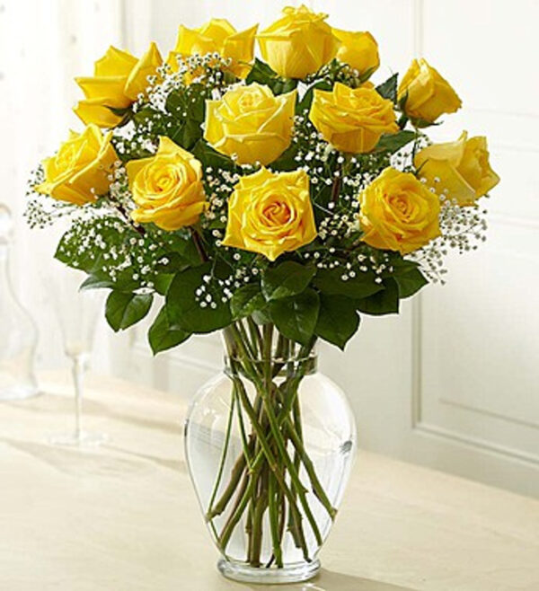 A dozen yellow roses